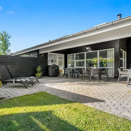 Marno - 700m From The Sea By Interhome
