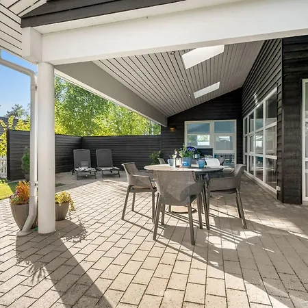 Marno - 700m From The Sea By Interhome *