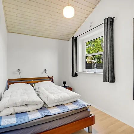 Marno - 700m From The Sea By Interhome